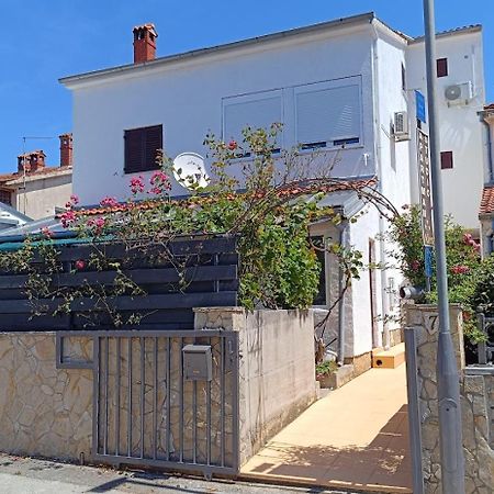 רוביני Apartments Alex מראה חיצוני תמונה