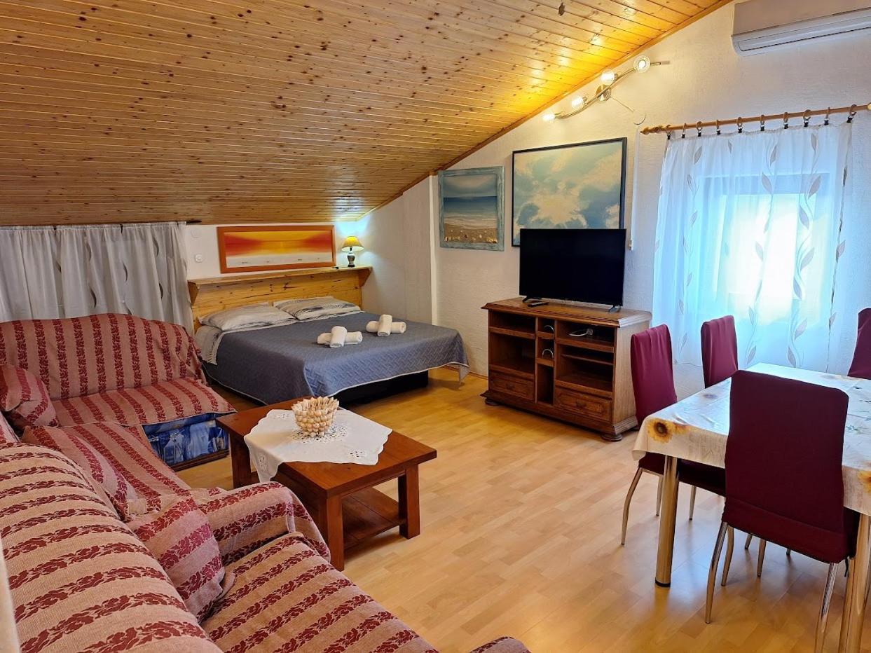 רוביני Apartments Alex חדר תמונה