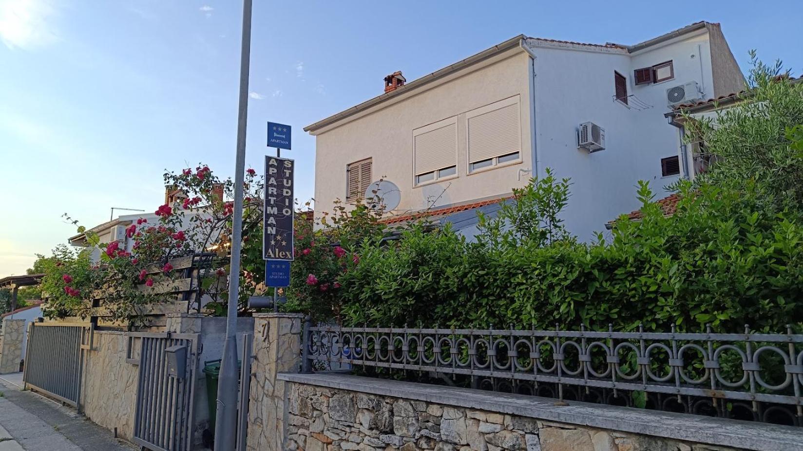 רוביני Apartments Alex מראה חיצוני תמונה